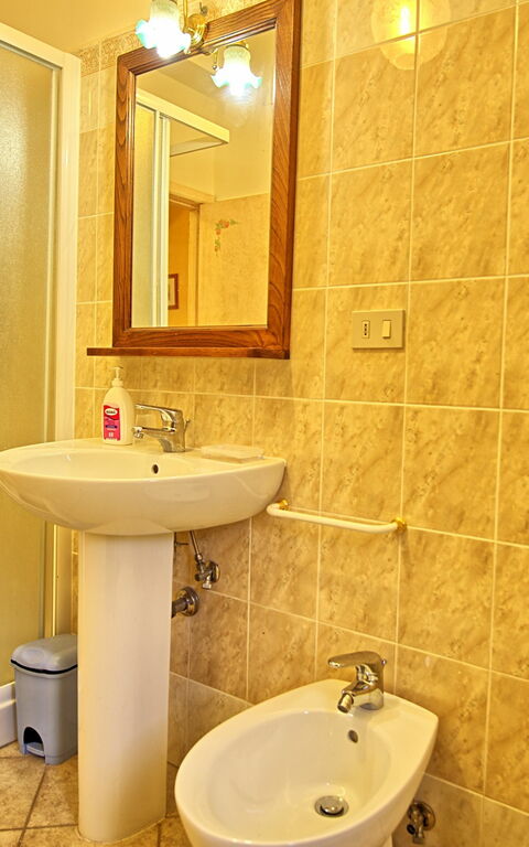 Villa Lorenzo: Badrum