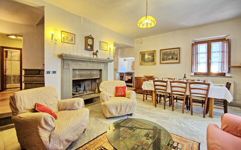 Semesterboende Rondini: Lunchrum, Vardagsrum