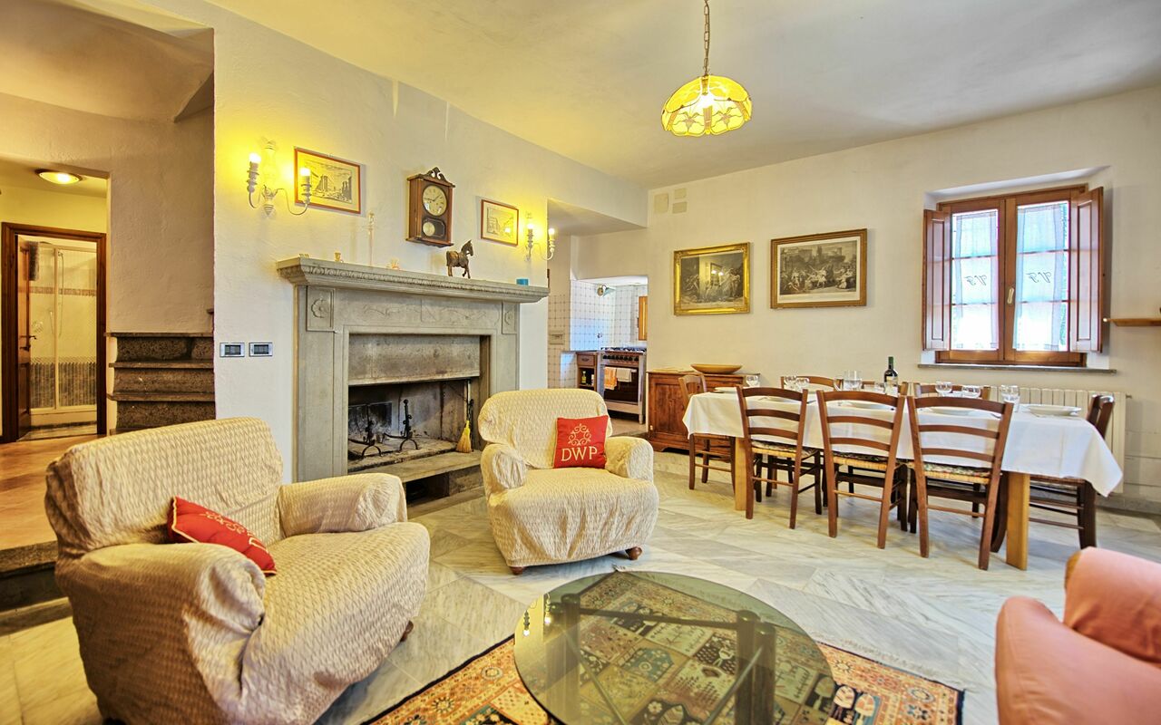 Semesterboende Rondini: Lunchrum, Vardagsrum