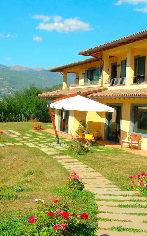 Villa Saida: Trädgård, Utomhus