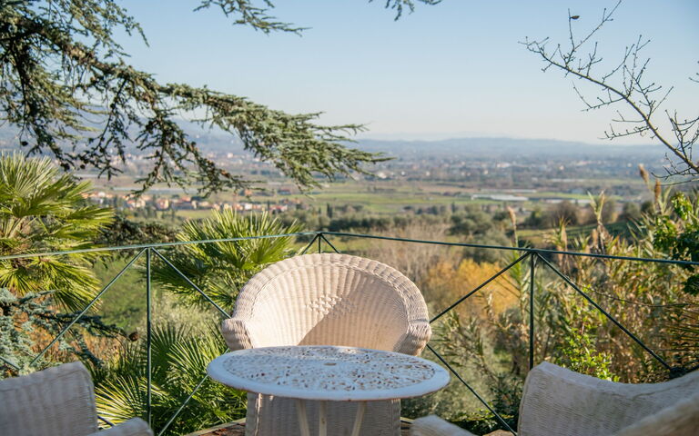 Villa Pedone: Utomhus, Visningar