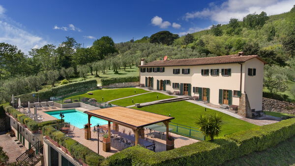 Villa le Ferrette: slå samman, Trädgård