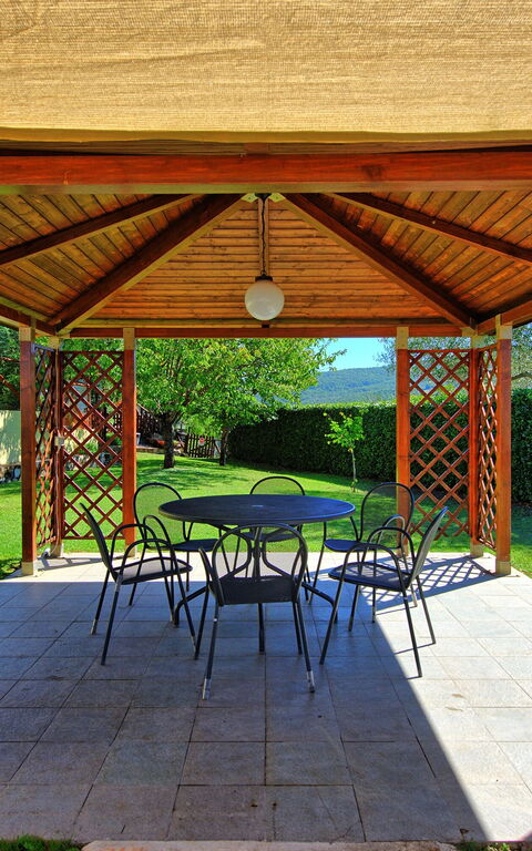 Cerretalta: Trädgård, Utomhus