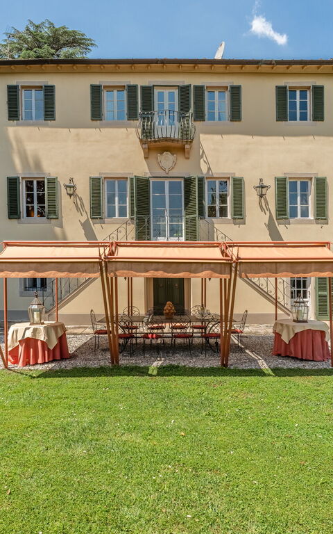 Villa De Ranieri: Exteriör, Utomhus