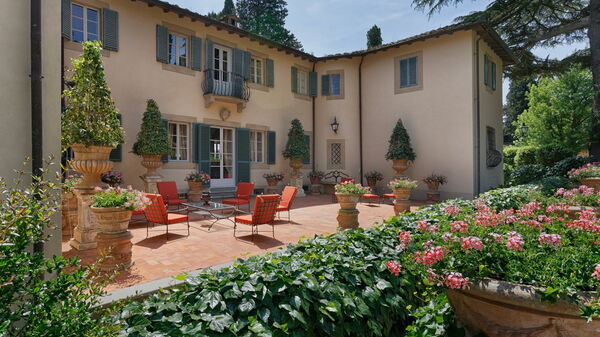 Villa de Ranieri: Exteriör, Trädgård