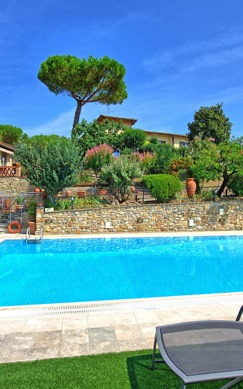 Poggiluglio: slå samman