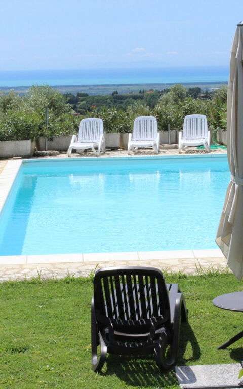 Guardistallo: slå samman, Trädgård