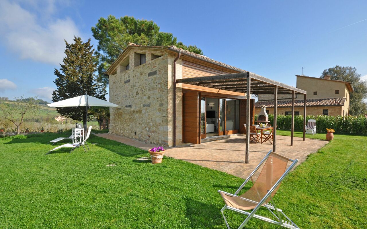 Capannino: Exteriör, Trädgård