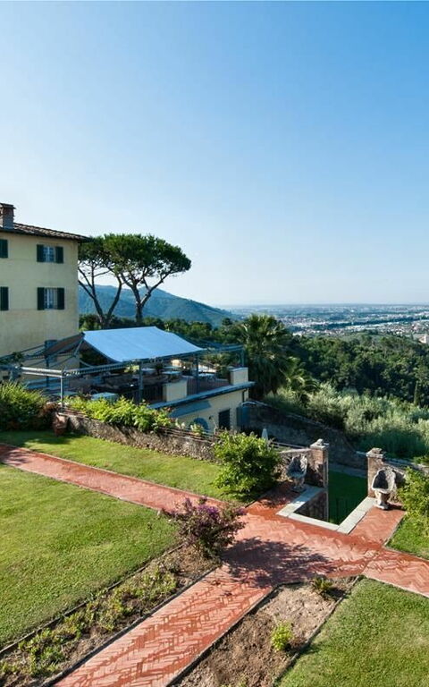 Villa Camaiore: Exteriör, Trädgård