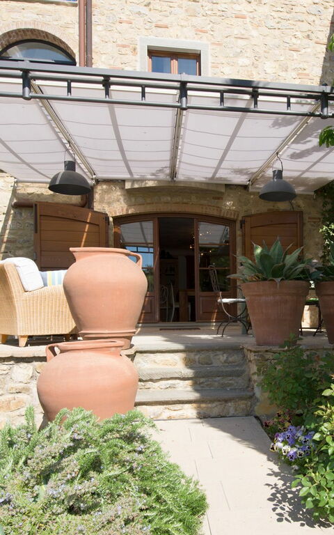 Villa Nova: Exteriör, Utomhus