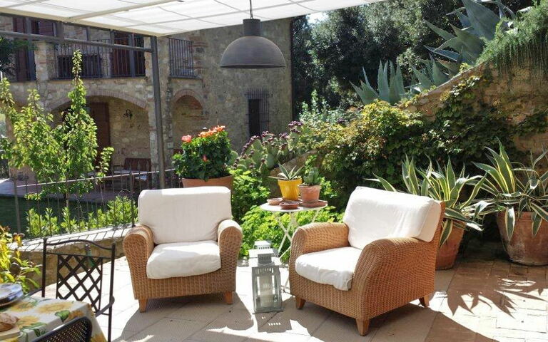 Villa Nova: Exteriör, Utomhus