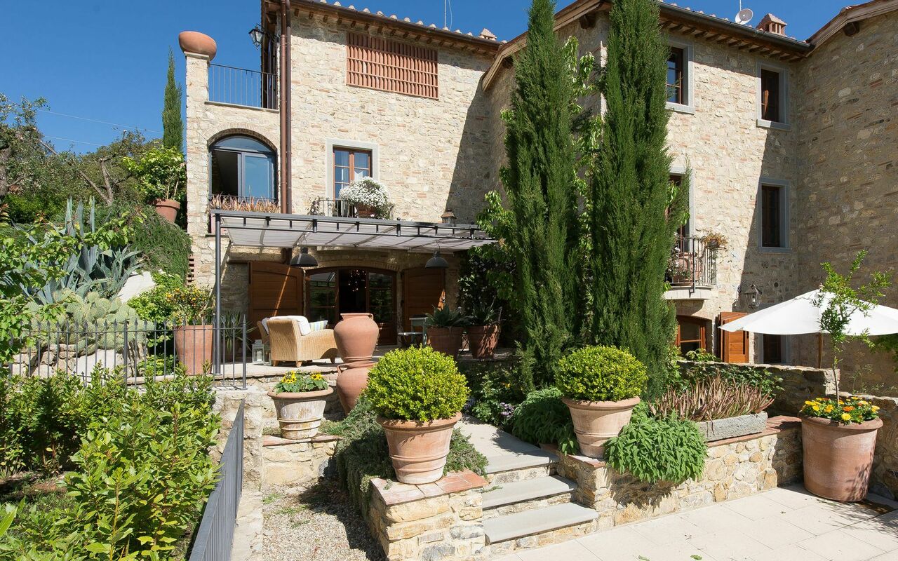 Villa Nova: Exteriör, Utomhus