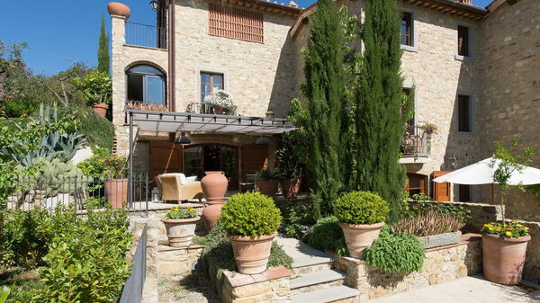 Villa Nova: Exteriör, Utomhus