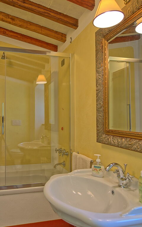 Villa Noceta: Badrum