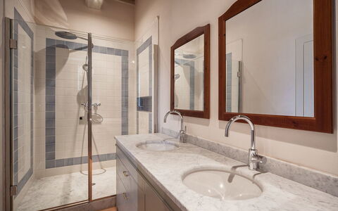 Semesterboende La Valle 2 Castelfalfi: Badrum