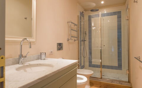 Semesterboende La Valle 3 Castelfalfi: Badrum