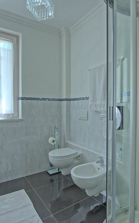 Villa Raffaela: Badrum