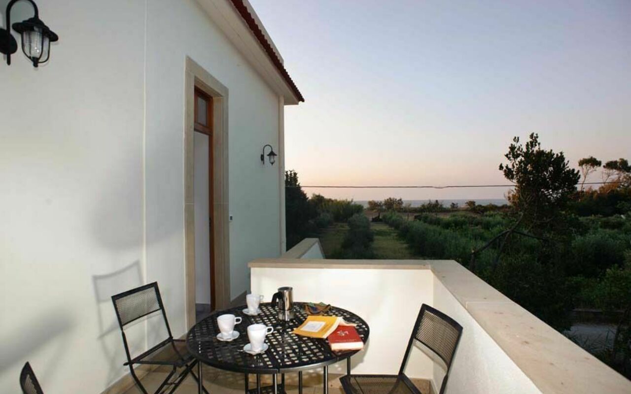 Cicero: Exteriör, Trädgård