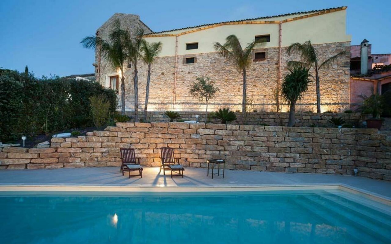 Baglio Maranzano - Marietta: Exteriör, slå samman