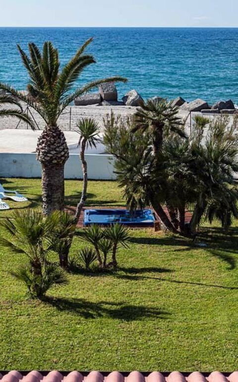 Cala Marina: Trädgård