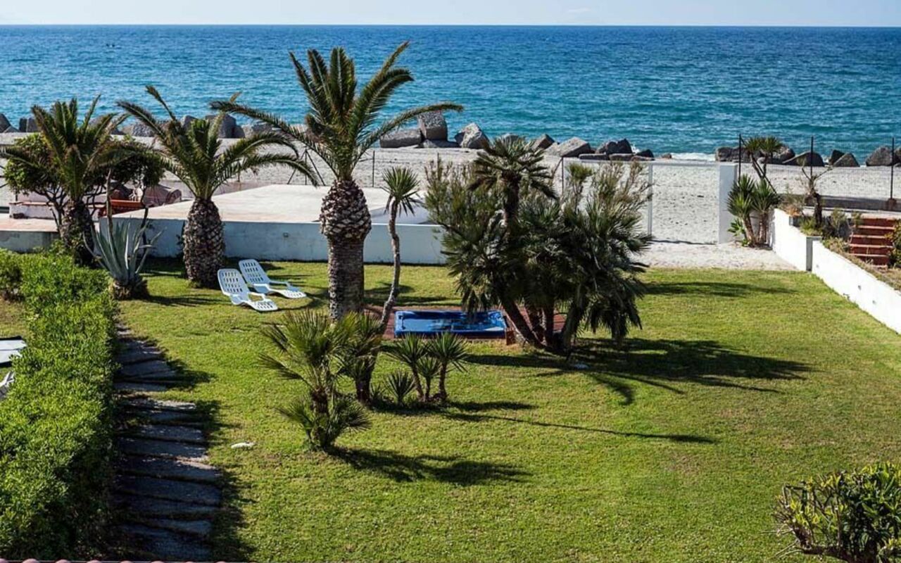 Cala Marina: Trädgård