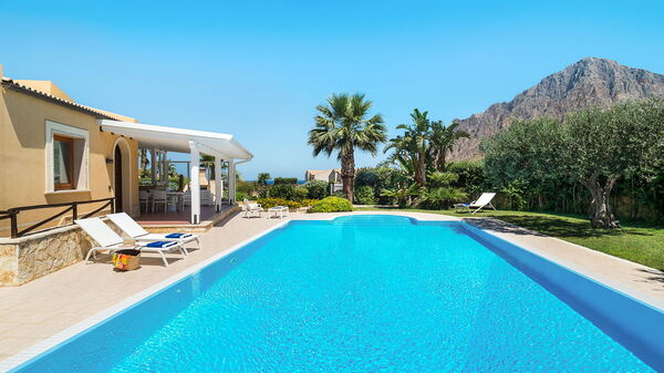 Afrodite: slå samman, Sommar, Utomhus