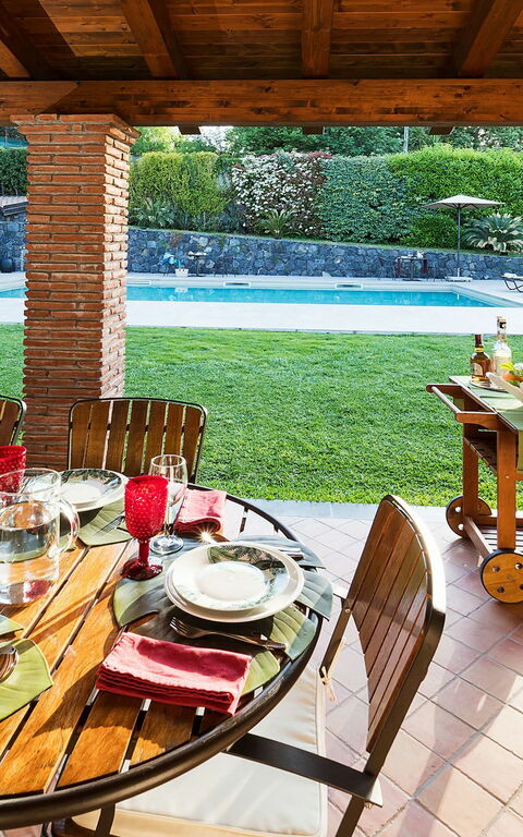 Viagrande: slå samman, Utomhus