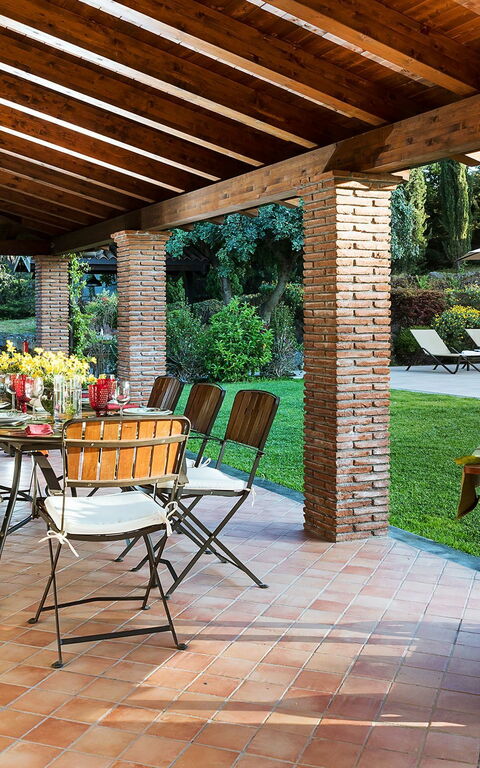 Viagrande: slå samman, Utomhus