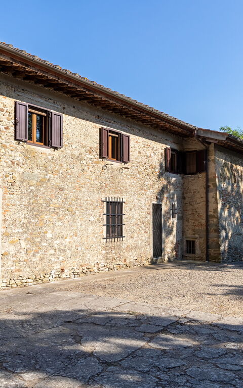 Casale Giotto: Exteriör, Utomhus