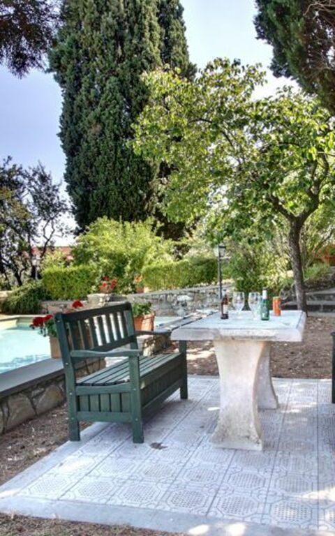 Villa Stolli: Trädgård