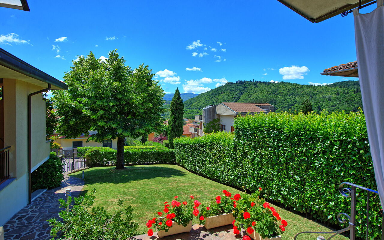 Villa Pratovecchio: Trädgård, Utomhus, Visningar