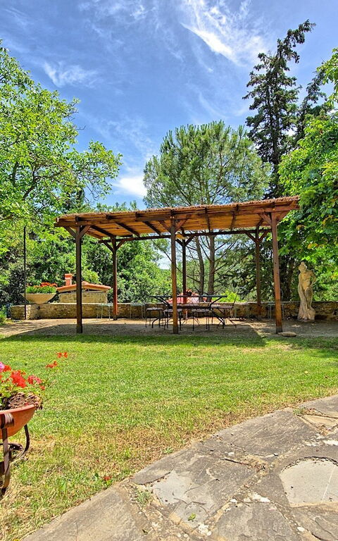 Villa Luciano: Trädgård