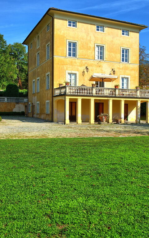 Villa Fiamma: Exteriör, Trädgård, Utomhus