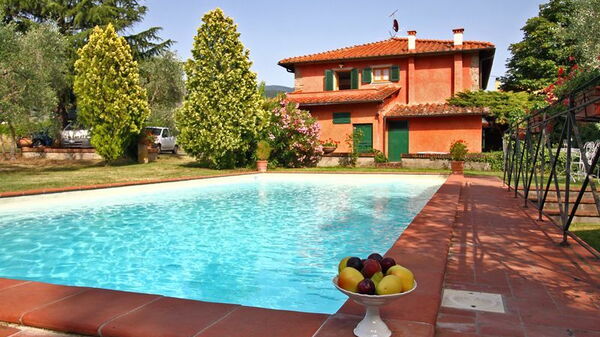 Villa Acacia: Exteriör