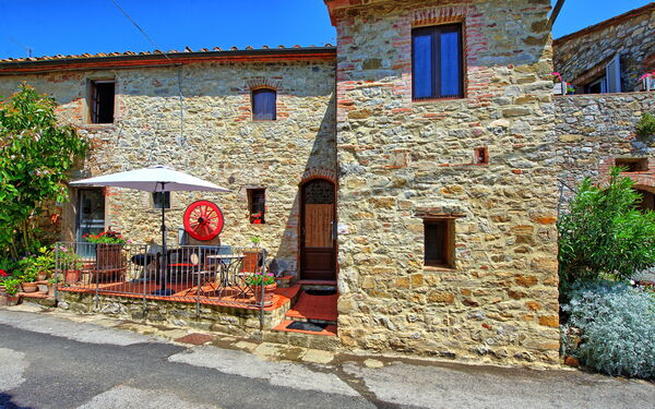 La Ruota: Exteriör, Sommar