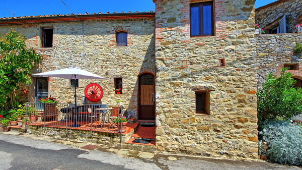 La Ruota: Exteriör, Sommar