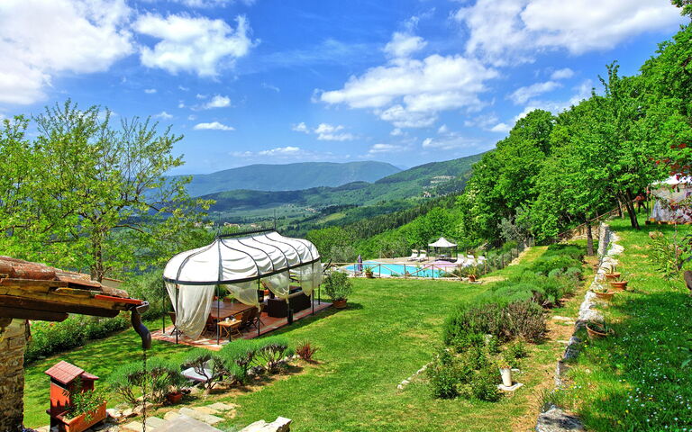Villa Tenuta Lonciano: Sommar, Trädgård, Utomhus, Visningar