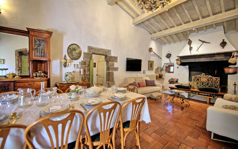 Villa Tenuta Lonciano: Lunchrum, Vardagsrum