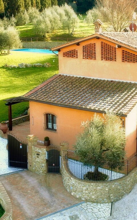 Villa Nora: Exteriör, Trädgård