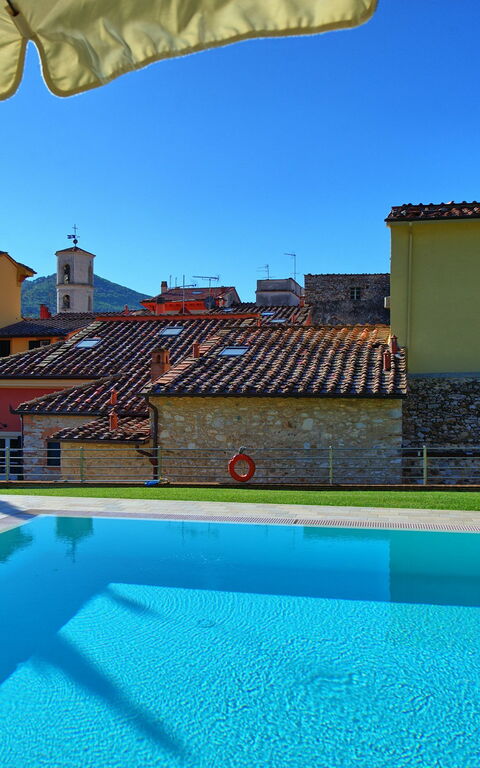 Flavia: Exteriör, slå samman, Sommar, Trädgård, Utomhus, Visningar