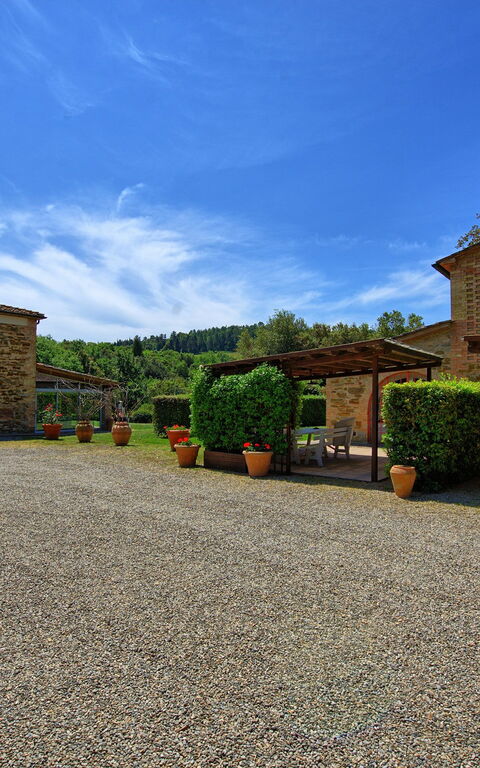 Montaione: Exteriör