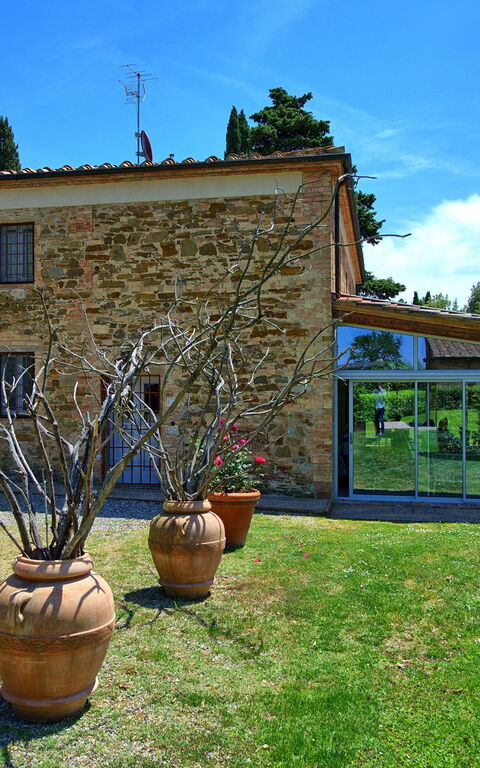 Montaione: Exteriör, Trädgård