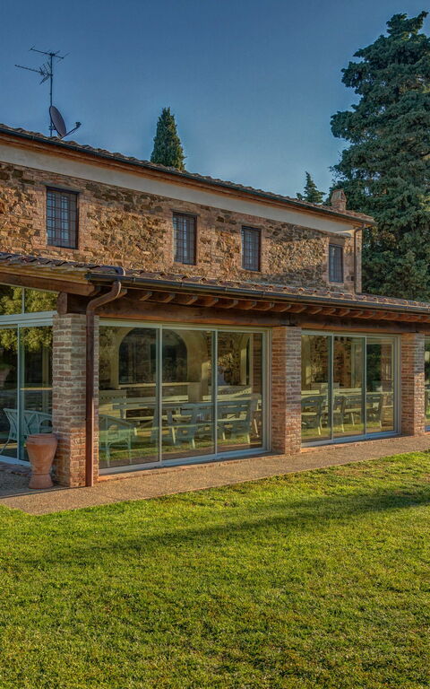 Montaione: Exteriör, Trädgård