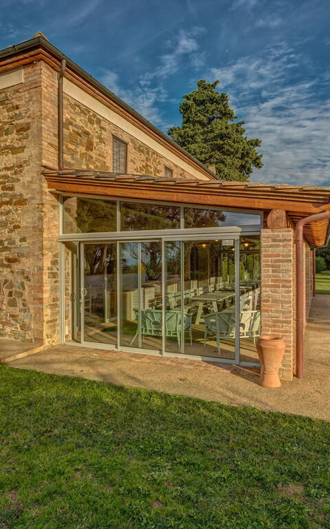 Montaione: Exteriör, Trädgård