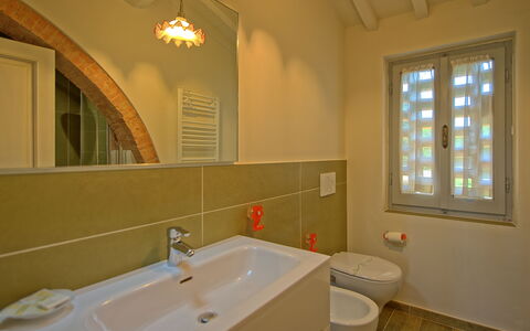Semesterboende Fienile: Badrum
