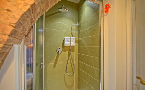 Semesterboende Fienile: Badrum