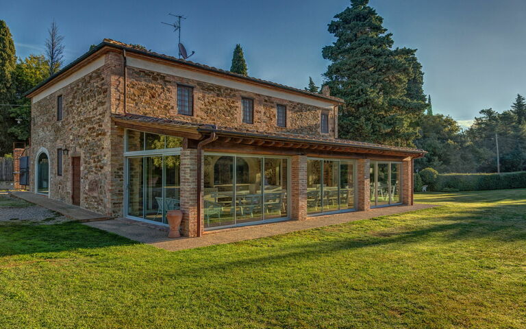 Montaione: Exteriör, Trädgård