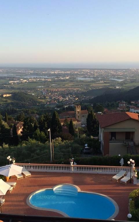 Villa Sophia: slå samman, Visningar