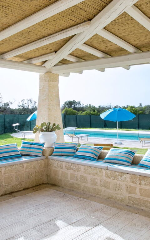 Trullo Torre Suda: Trädgård, Utomhus