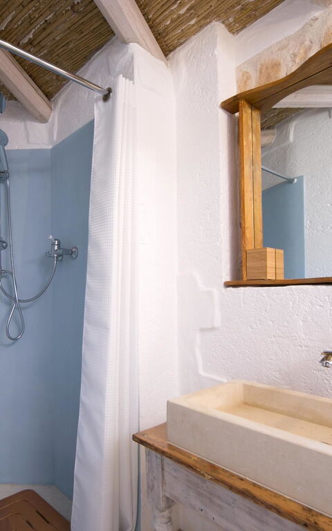 Trullo Torre Suda: Badrum